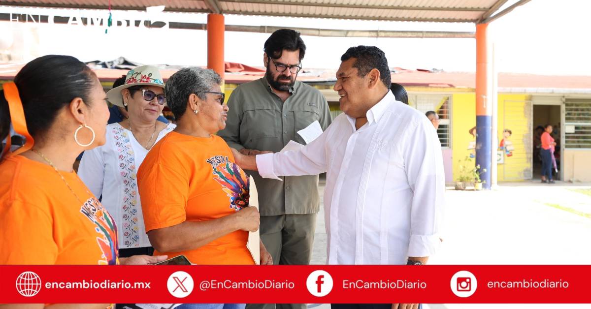 Llegan hasta Cuatro Poblados, Balancán los servicios del Gobierno del Pueblo