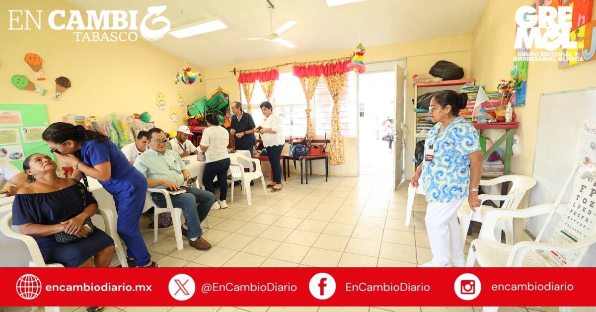 Llegan hasta Cuatro Poblados, Balancán los servicios del Gobierno del Pueblo
