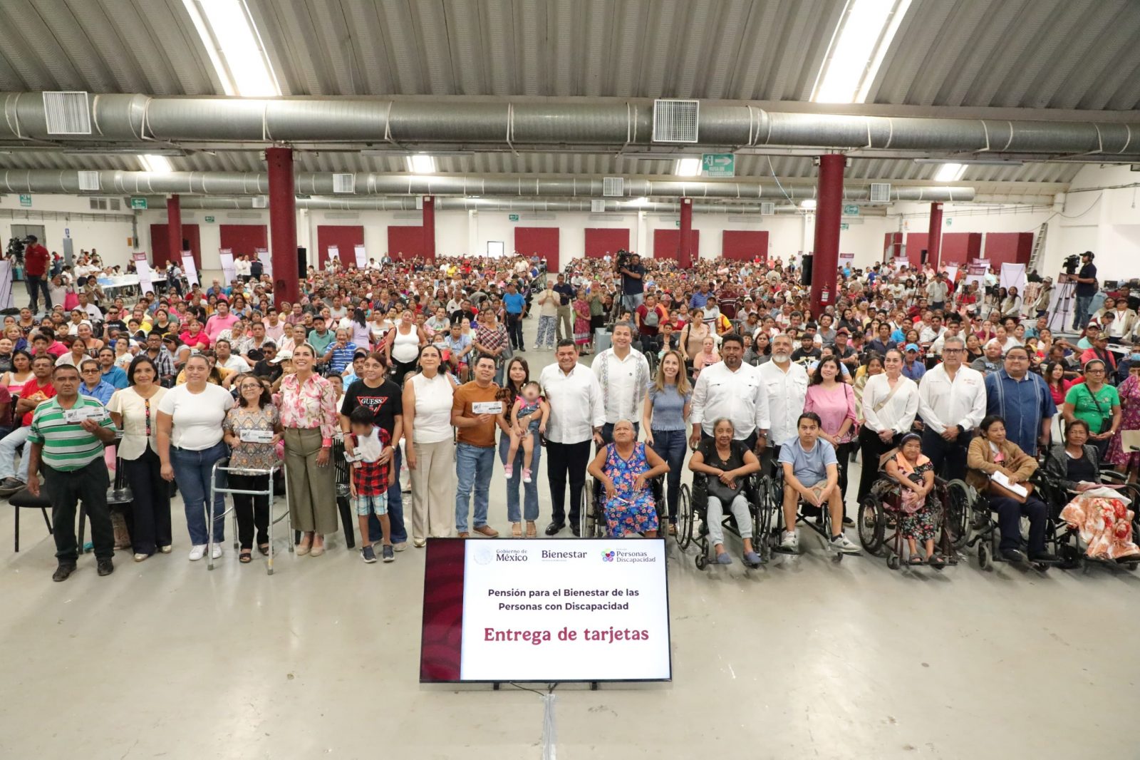 Inicia desde Villahermosa la entrega nacional de tarjetas