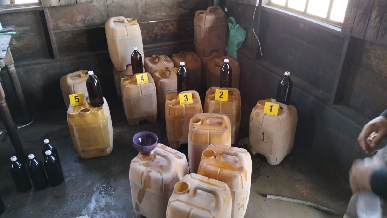 Aseguran más de 4 mil litros de hidrocarburo en Cárdenas: operativo realizado por autoridades federales