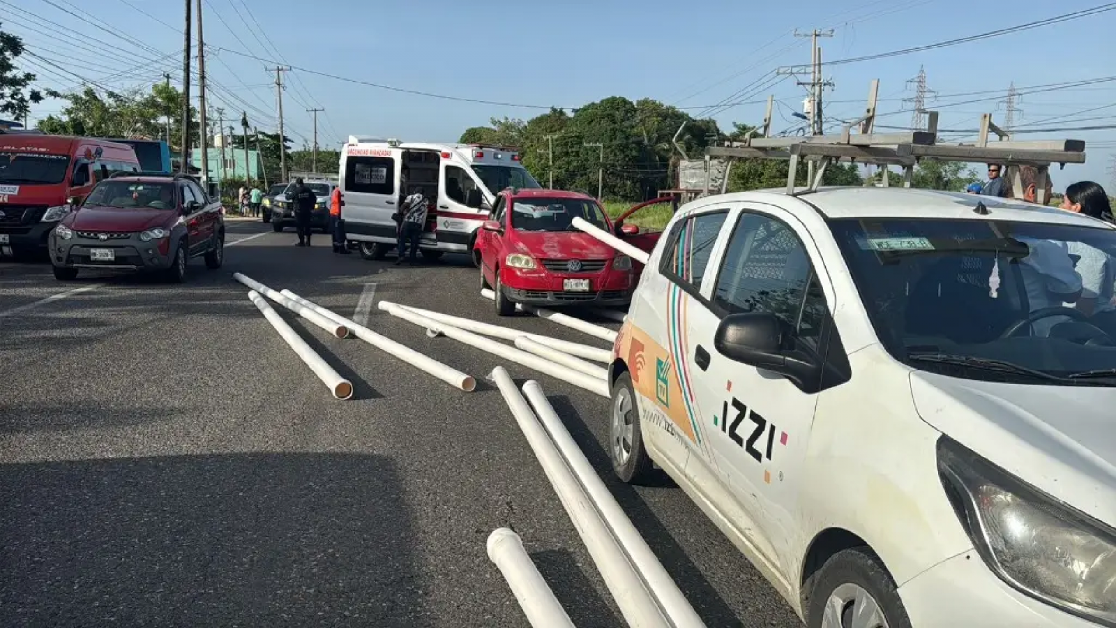 Mujer lesionada tras carambola en la carretera Villahermosa-Teapa: caos y cierre vial