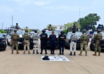 Policía detenido por venta de drogas en Tabasco