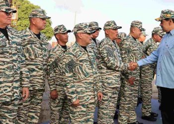 Crece tensión EEUU - Venezuela; Maduro moviliza 15 mil soldados y 4 millones de reservistas