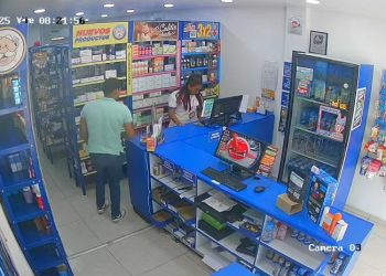 Asaltan farmacia en colonia Casa Blanca sin uso de armas; cámaras captan el rostro del ladrón
