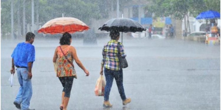 Alista el paraguas: fuertes lluvias y calor extremo en México