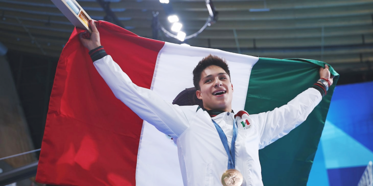 Osmar Olvera campeón mundial de clavados