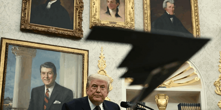 Aranceles del 100% a chips y semiconductores: Trump sacude el mercado