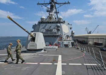 destructores en la costa de Venezuela