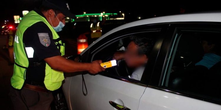 Realizan operativo Alcoholímetro en Villahermosa: 10 unidades detenidas por exceder límite de alcohol