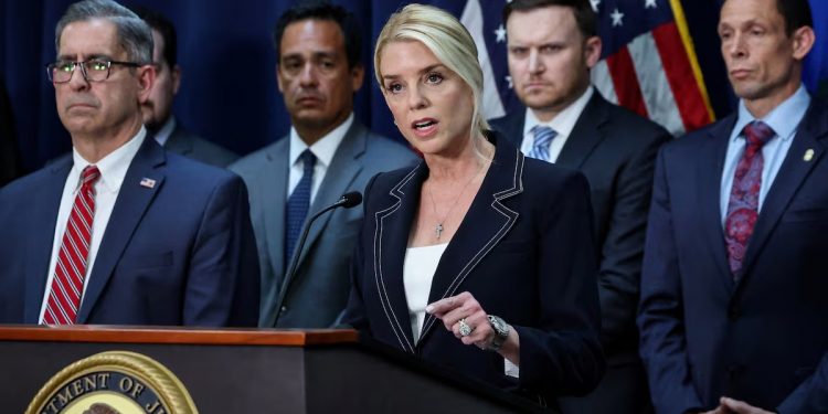 Pam Bondi presume que ‘El Mayo’ Zambada morirá en prisión de EU