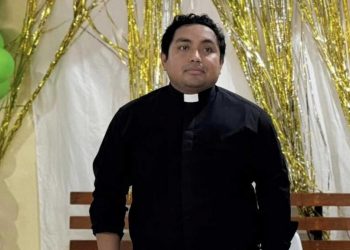 Sale del hospital el padre Héctor Alejandro: inicia recuperación en casa pastoral