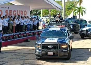 Javier May refuerza la seguridad en Tabasco con entrega de equipo táctico y unidades móviles