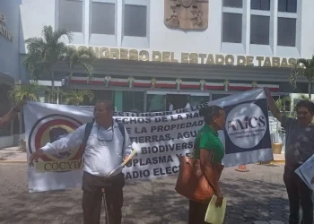 Protesta en el Congreso local; pobladores piden la recuperación de derechos agrarios