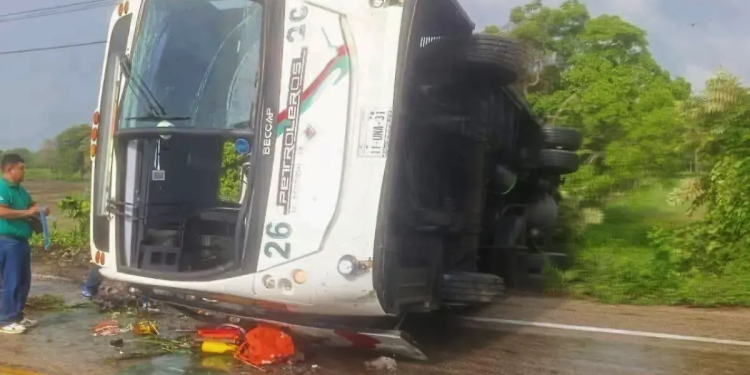 30 heridos tras fuerte choque en Villahermosa - Frontera