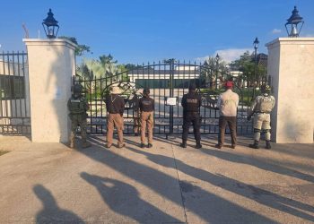 Autos, cebras y helicóptero hallados en Altozano en operativo de la FGR