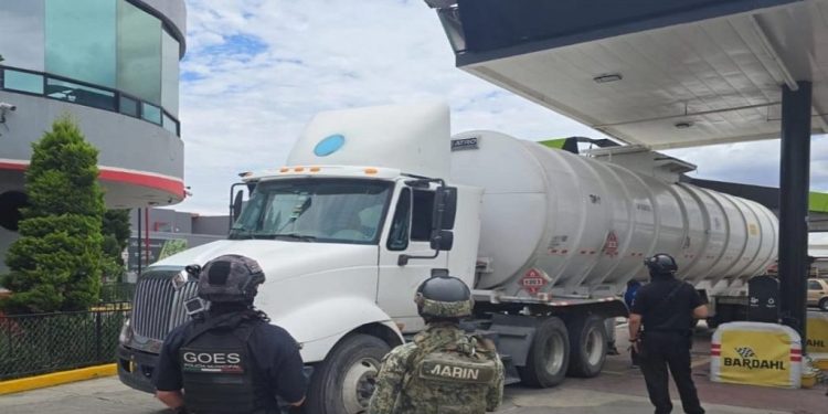 Aseguran pipa con 55 mil litros de presunto ‘huachicol