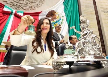 Transparencia en el servicio público pide Kenia López