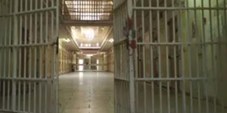 Reubican 200 reos en Huimanguillo