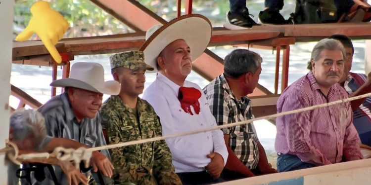 Captan a Audómaro Martínez en el Lienzo Charro de Tabasco