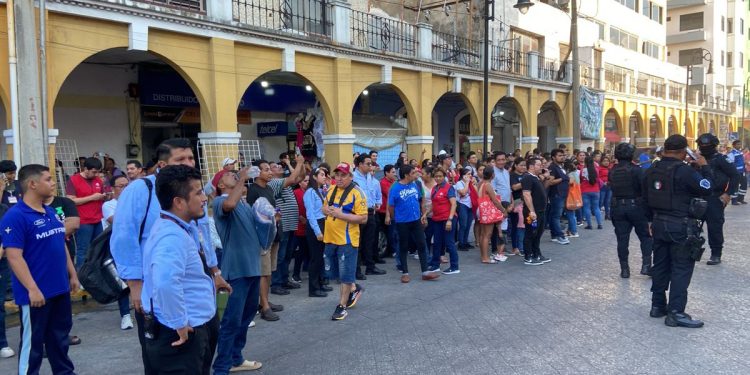 Conato de incendio en tienda departamental de Villahermosa; moviliza a bomberos y Protección Civil
