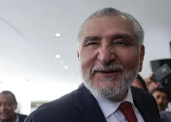 No "jalará" FGE a Adán Augusto por caso de exsecretario en Tabasco