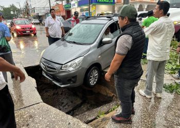 “Trágame tierra”: se abre socavón en Indeco