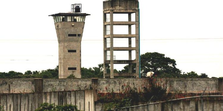 Trasladan a 56 internos de alta peligrosidad al penal de Estación Chontalpa, Huimanguillo