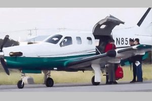 Viaje de Fernández Noroña en avión privado