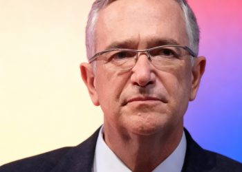 Presidenta Sheinbaum de acuerdo con revocación a Salinas