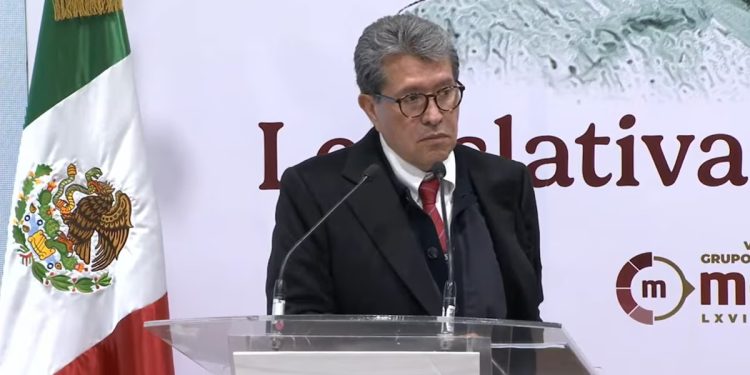 viaje de Fernández Noroña en avión privado