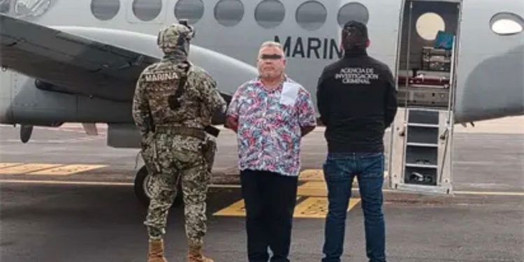 Detienen en Tabasco a presunto implicado en red de huachicol fiscal