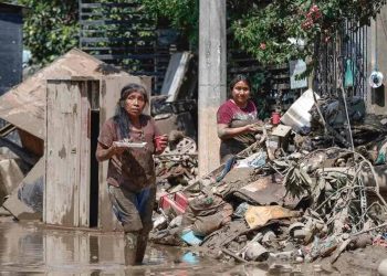Aumenta a 72 el número de muertos por lluvias en cinco estados de México