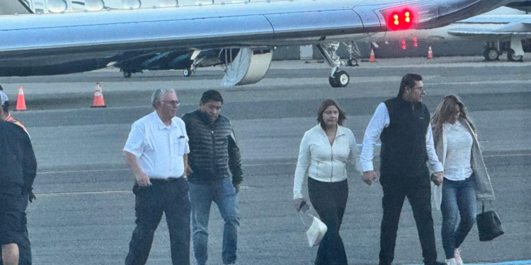 viaje de Alejandro Armenta en avión privado