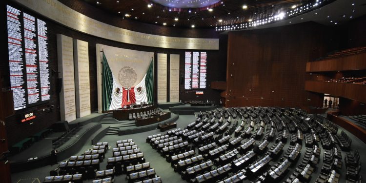 Detectan posible desvío millonario en bancada de Morena