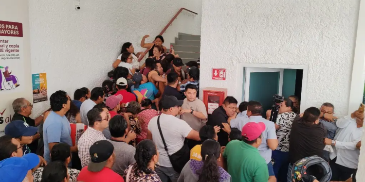 Trifulca en el ayuntamiento de Villahermosa