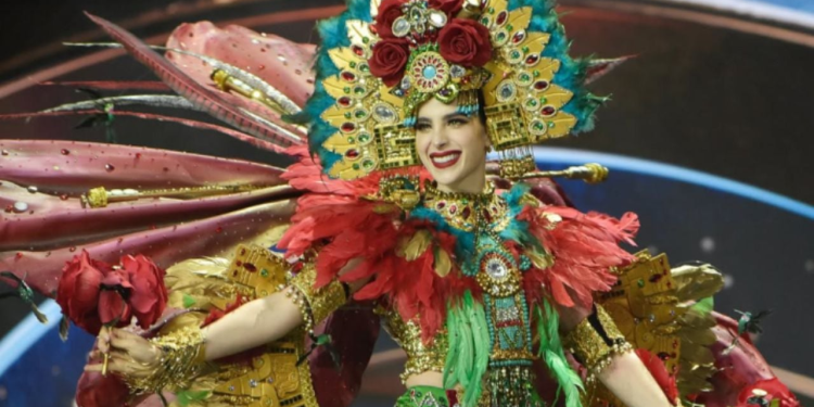 traje nacional de Fátima Bosch en Miss Universo 2025