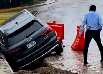 excavación en la carretera Ixtacomitán-Villahermosa