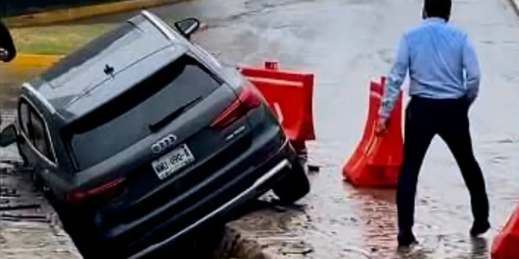 excavación en la carretera Ixtacomitán-Villahermosa