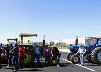 diálogo entre gobierno y agricultores