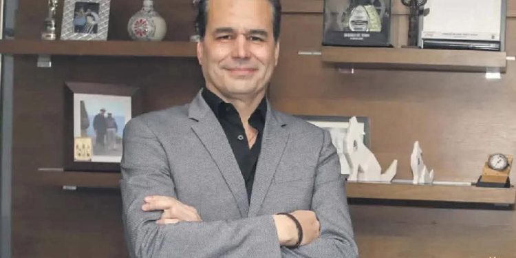 empresario tequilero Adrián Corona