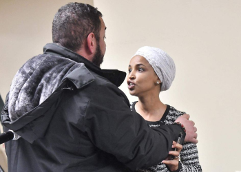 Ataque Ilhan Omar: Tensión Política en Minneapolis