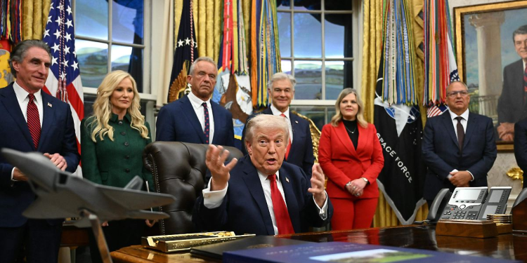 Aranceles a países que vendan petróleo a Cuba: Trump actúa