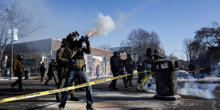 Hombre muerto Mineápolis: Enfermero baleado por ICE