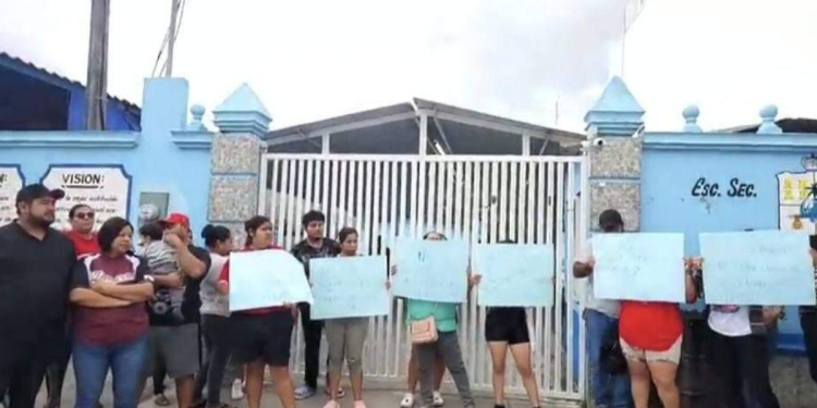 Ética periodística en casos sensibles: Docente sancionado