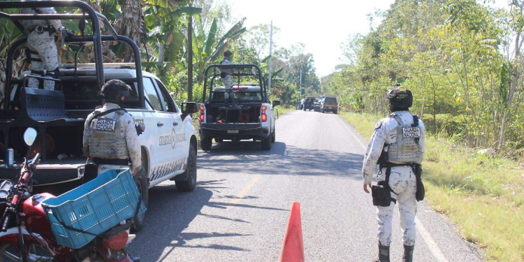 Hallan cuerpo mensaje amenazante en Tabasco