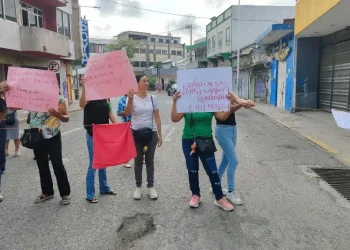 Falta de sanitarios escuela primaria genera bloqueo