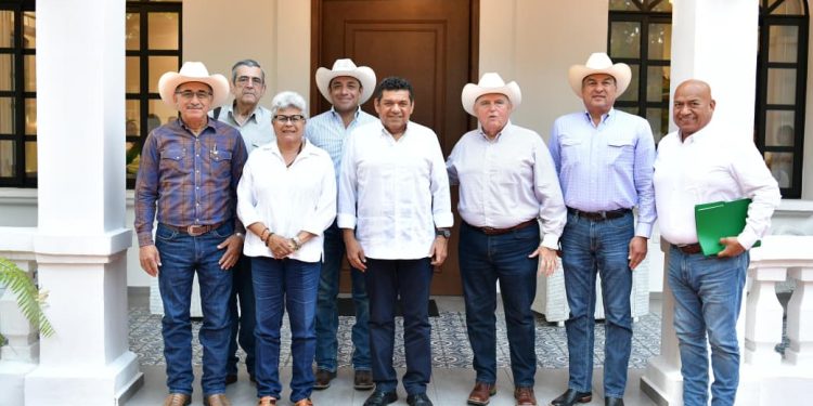 Tabasco, referente nacional por programas dirigidos a fortalecer sector pecuario con programas como Crédito Ganadero a la Palabra: SINIIGA