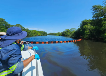 Barreras Río Seco Paraíso mitigan hidrocarburos