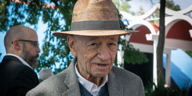 Pedro Friedeberg: Maestro del Surrealismo Mexicano