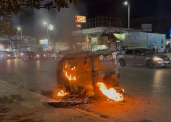 Incendian pochimóvil Plaza Las Américas: Detalles